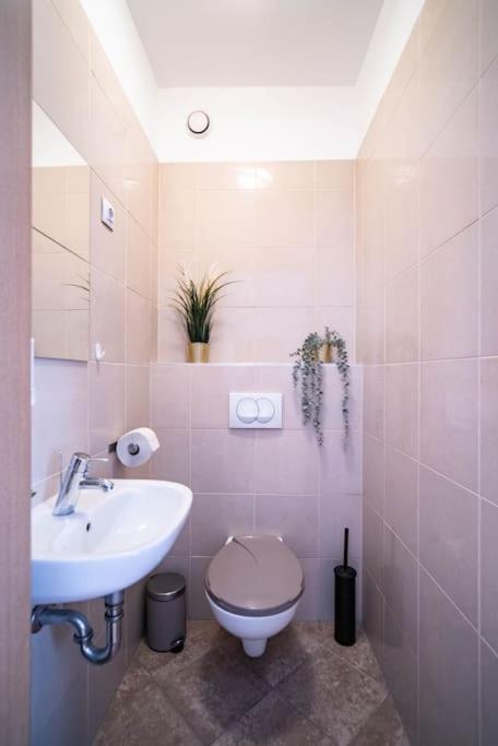 Free Parking! Soho Budapest 304, 4 Ppl, Ac, Fast Wifi, Smart Tv Экстерьер фото