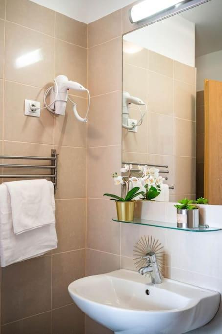 Free Parking! Soho Budapest 304, 4 Ppl, Ac, Fast Wifi, Smart Tv Экстерьер фото